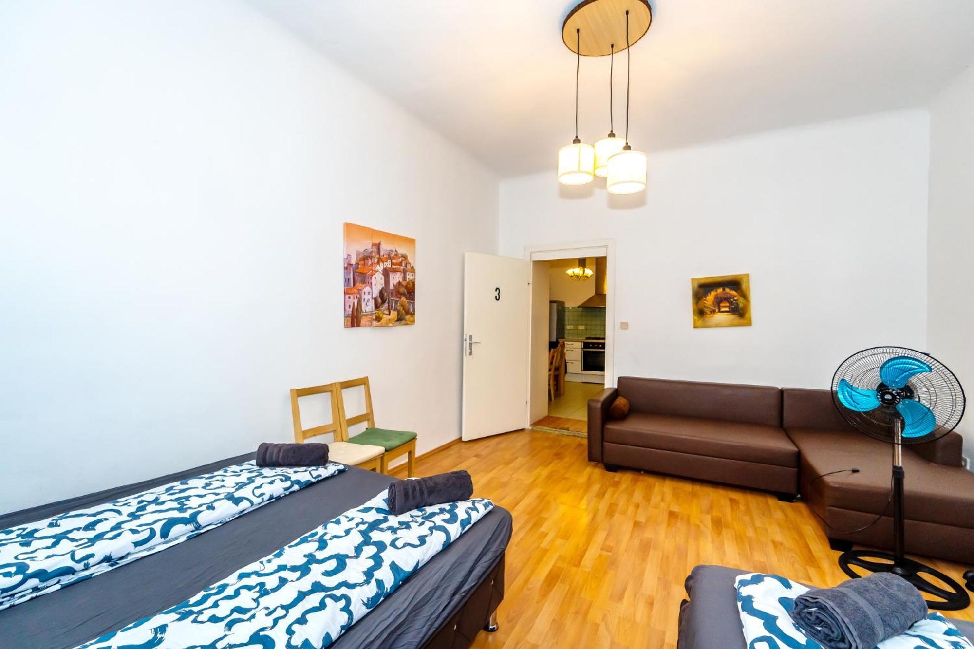 Homestay Family - 7 Minutes To Schoenbrunn Palace