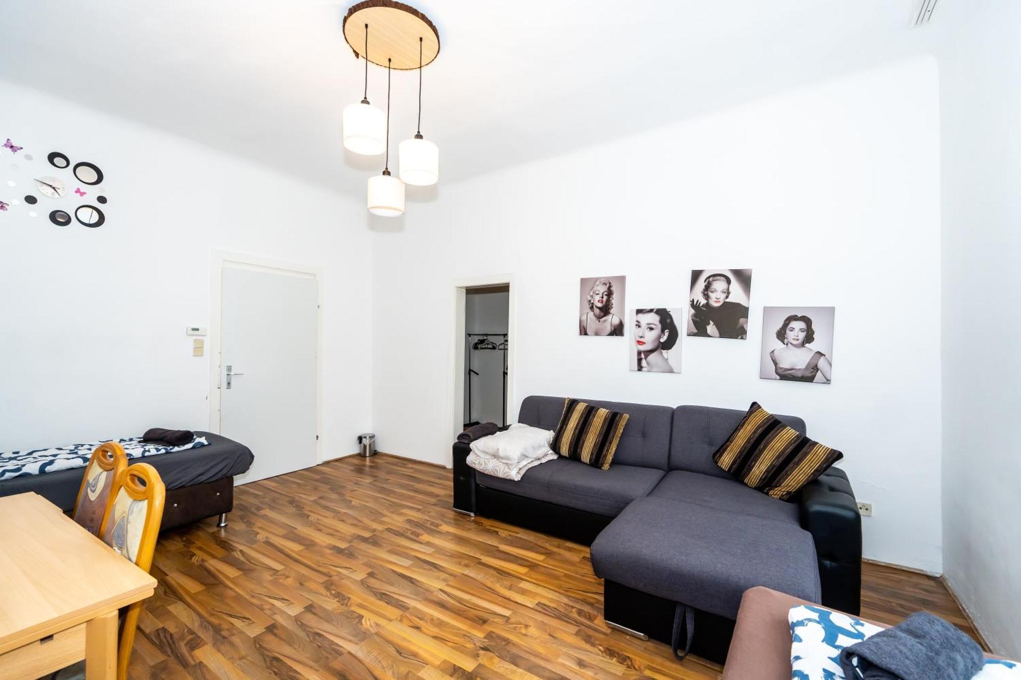 Family - 7 Minutes To Schoenbrunn Palace Homestay Vienna
