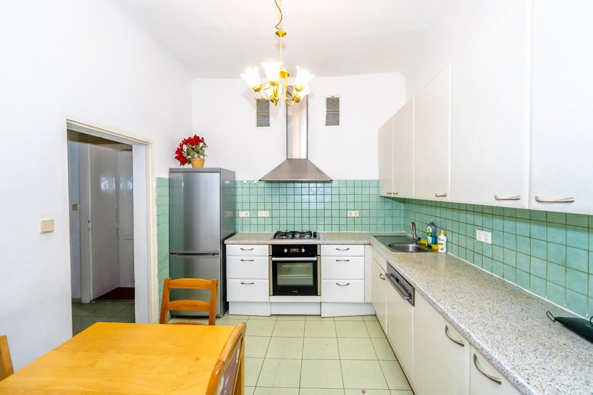 Family - 7 Minutes To Schoenbrunn Palace Homestay *