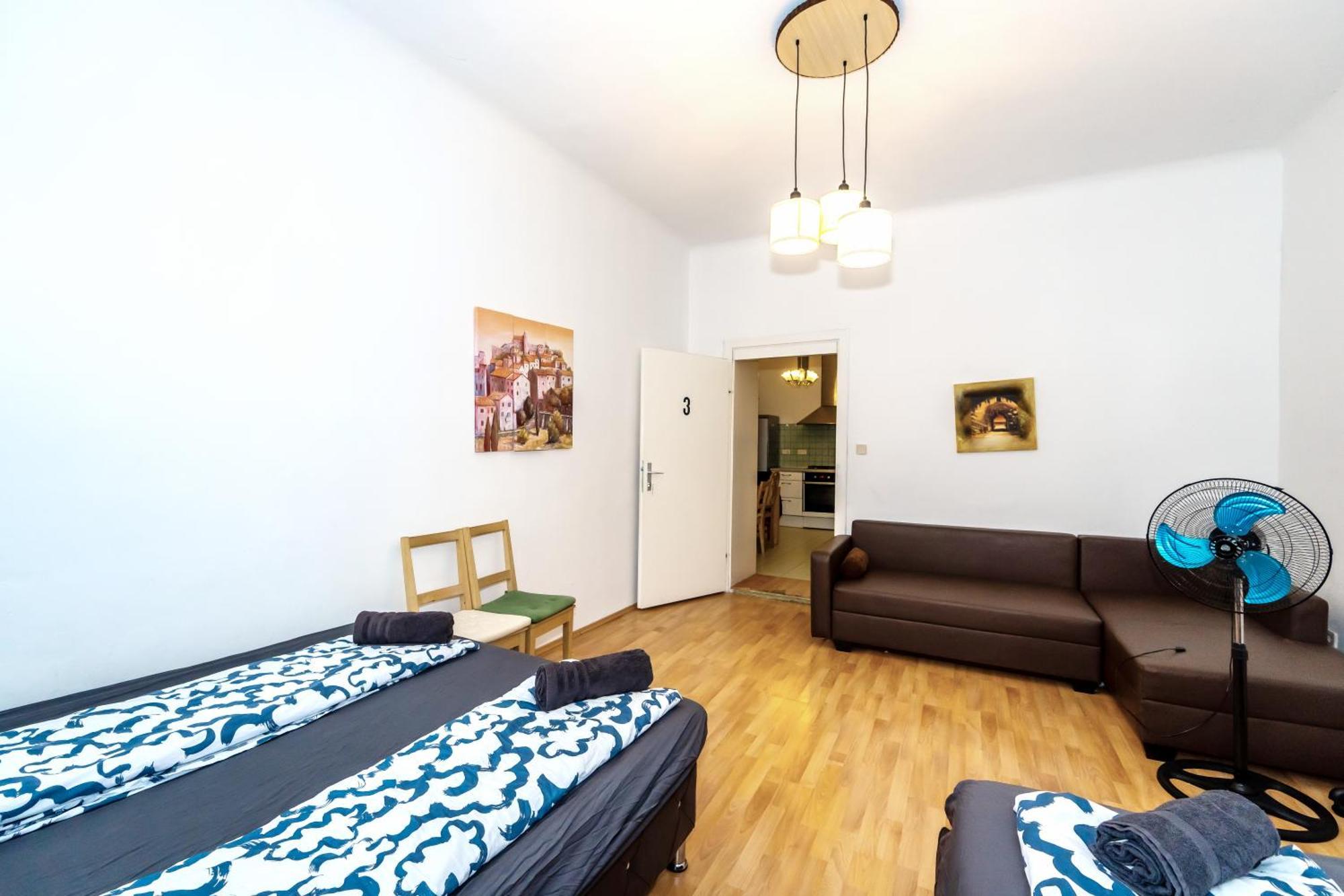 Homestay Family - 7 Minutes To Schoenbrunn Palace