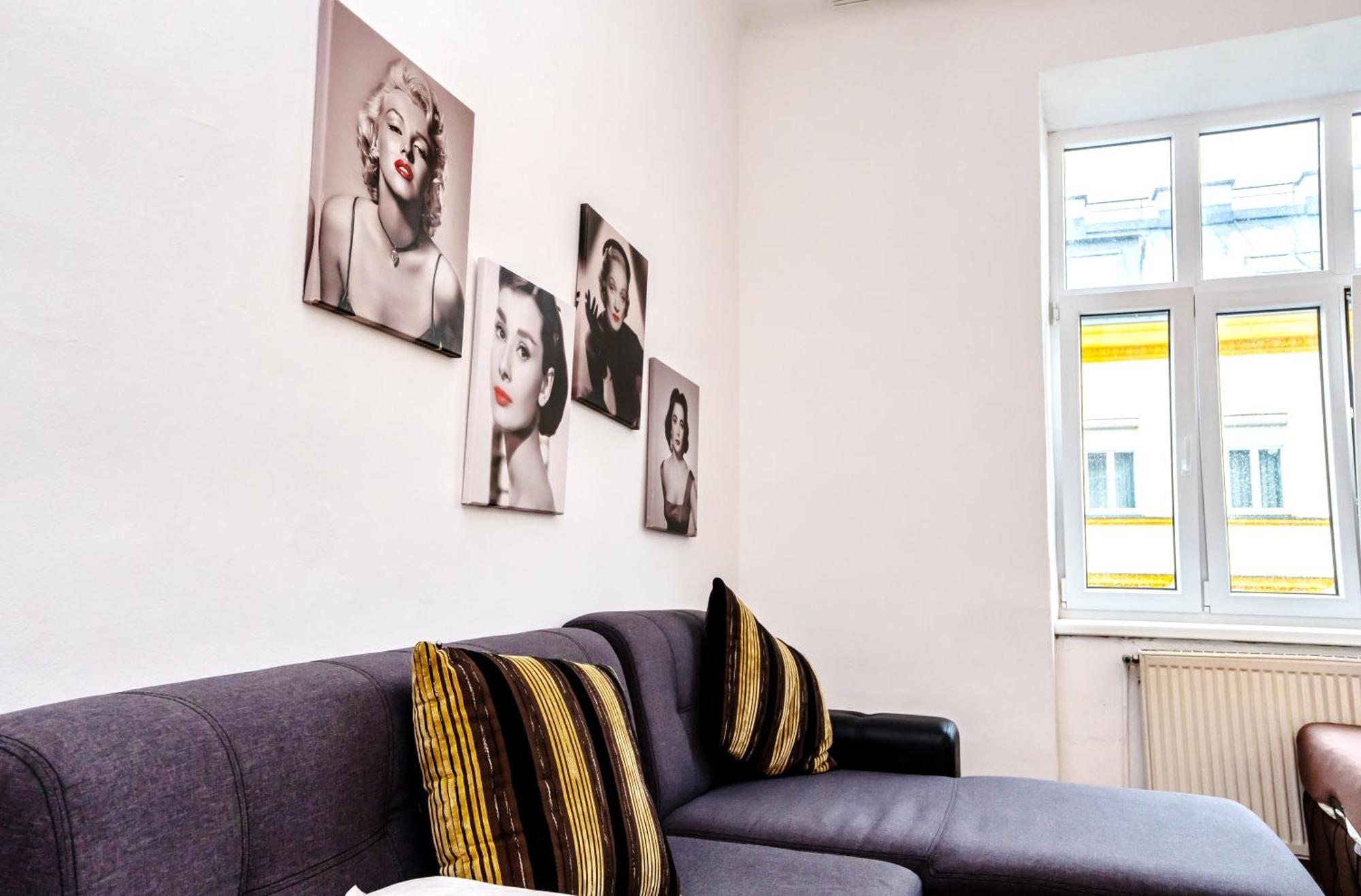 Family - 7 Minutes To Schoenbrunn Palace Homestay Vienna